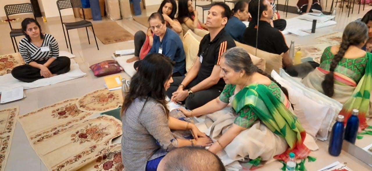 Resonance You Can Heal Your Life Workshop 08 - Healing Circle by Aarti Gupta