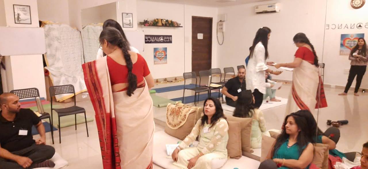 Resonance Reiki 01 - Healing Circle by Aarti Gupta